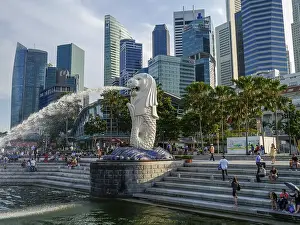 The Merlion, city landmark, Skyline financial center
