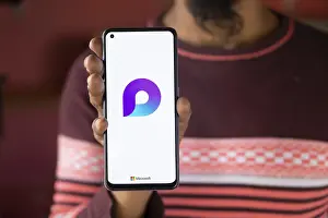 Category Historic EN Prints: microsoft loop logo is displayed on smartphone