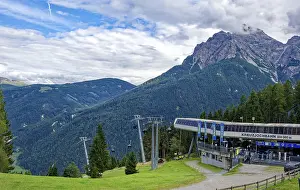 Middle station of the Kreuzjochbahn cable car
