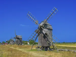 The mills of Lerkaka, five historic windmills