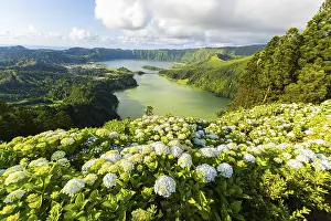 Framed Print : Miradouro da Vista do Rei. Sete Cidades Caldera