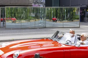 Mirror in front of the Kunsthalle Mannheim