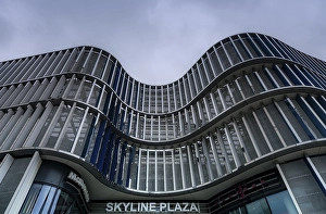Modern curved facade, Shopping Center Skyline Plaza