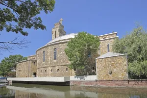 Modern Herz-Jesu-Kirche built in 1929 on Metzlergraben