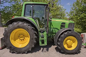 Category Historic EN Prints: Modern tractor, John Deere 6830 Premium