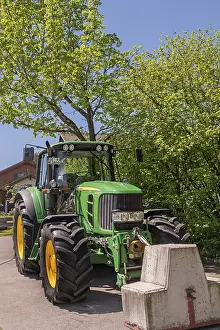 Modern tractor, John Deere 6830 Premium