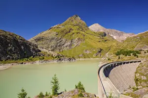 Moelltal dam of the Margaritzen reservoir at the Pasterze glacier