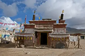 Monastery in Paryang along the southern route into Western Tibet