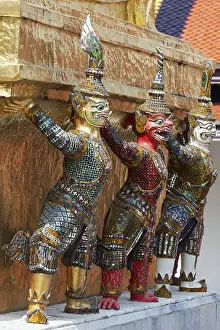 Monkey figures as caryatids, mythical warriors from Ramacia