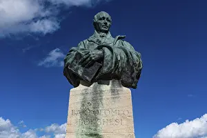Monument Bartolomeo Borghesi, historic center