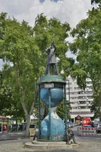 Monument Double Admiral, Admiralstrasse