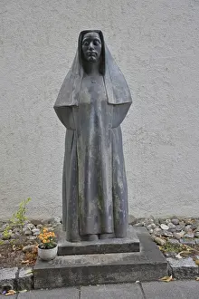 Monument to the Jewish woman's rights activist and philosopher Edith Stein by Wilhelm Uhlig