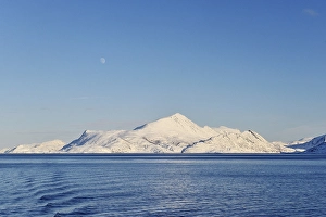 Category Scandinavia Prints: Moon over snowy island, Isle of Seiland
