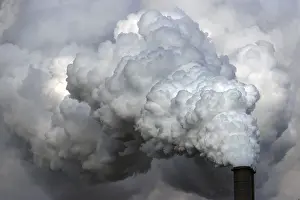 Moorburg power plant, chimney with exhaust cloud