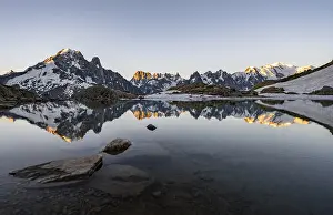 Morning atmosphere at a mountain lake