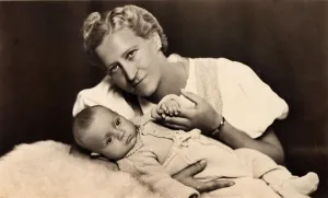 Mother and child, historical photograph