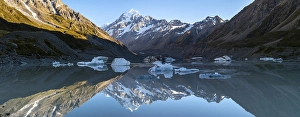 Mount Cook in morning light, sunrise