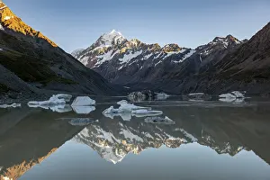 Mount Cook in morning light, sunrise