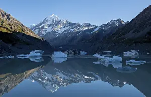 Mount Cook in morning light, sunrise