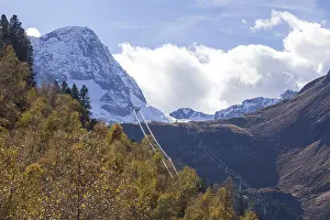 Framed Print : Mount Schafelspitze, masts of the Stubai Glacier Railway