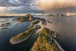 Category Mountain Landscapes Prints: Mount Torghatten with surrounding islands