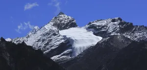 Mountain next to Kongma La mountain pass