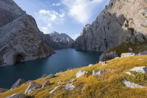 Mountain lake Kol Suu, Sary Beles Mountains