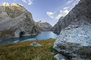 Mountain lake Kol Suu, Sary Beles Mountains