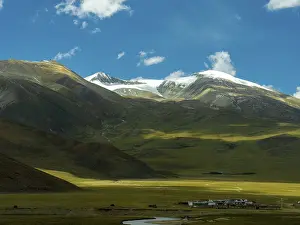 Mountain landscape in the highlands of Tibet along the Tibet railway