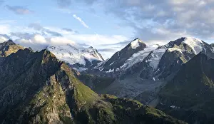 Mountain landscape at sunset, summit Grand Combin de Grafeneire
