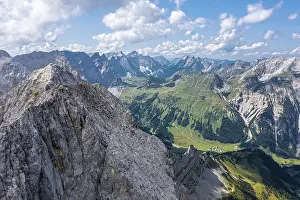 Mountain landscape, view over the Karwendel Mountains