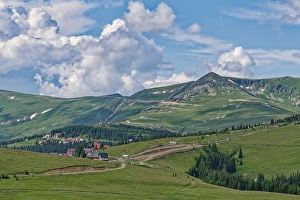 Mountain panorama on the Transalpina high road