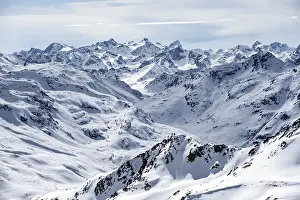 Mountain panorama with view of peaks of the Bernina Group