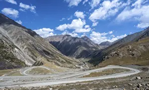 Mountain pass to Kumtor, Kara-Say