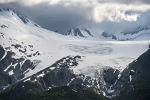 Framed Print : Mountain peak with Worthington Glacier glacier