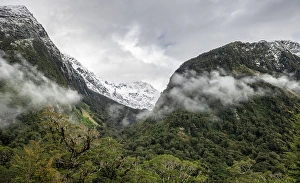 Mountain peaks and fog, view from Pop's View Lookout