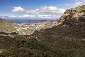 Mountain range on the west coast