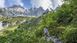 Mountaineer on a hiking trail, ascent to the Ackerlspitz