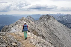 Mountaineer on the Jubilaeumsgrat between Zugspitze and Alpspitze