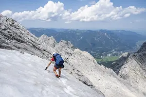 Mountaineer on the Jubilaeumsgrat between Zugspitze and Alpspitze