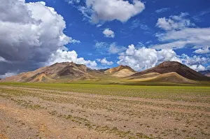 Mountainous ladnscape along the road from Ali and Gerze