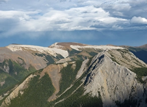 Category Mountain Landscapes Prints: Mountainous landscape with peaks