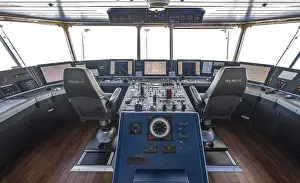 MS Polarlys, command bridge, Honningsvag