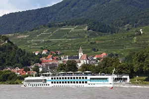 MS Rousse Prestige cruise ship on the Danube