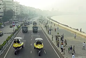 Category Historic EN Prints: Mumbai police commandos in amphibious vehicles