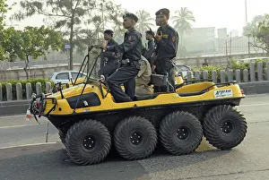 Category Historic EN Prints: Mumbai police commandos in eight wheel amphibious vehicle at marine drive