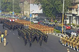 Category Historic EN Prints: Mumbai police marching at marine drive