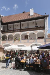 Music festival in the courtyard of Schloss Rossatz castle