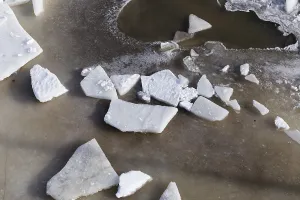 Nature, melting ice structures