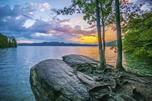 Nature around upstate south carolina at lake jocassee gorge mountains